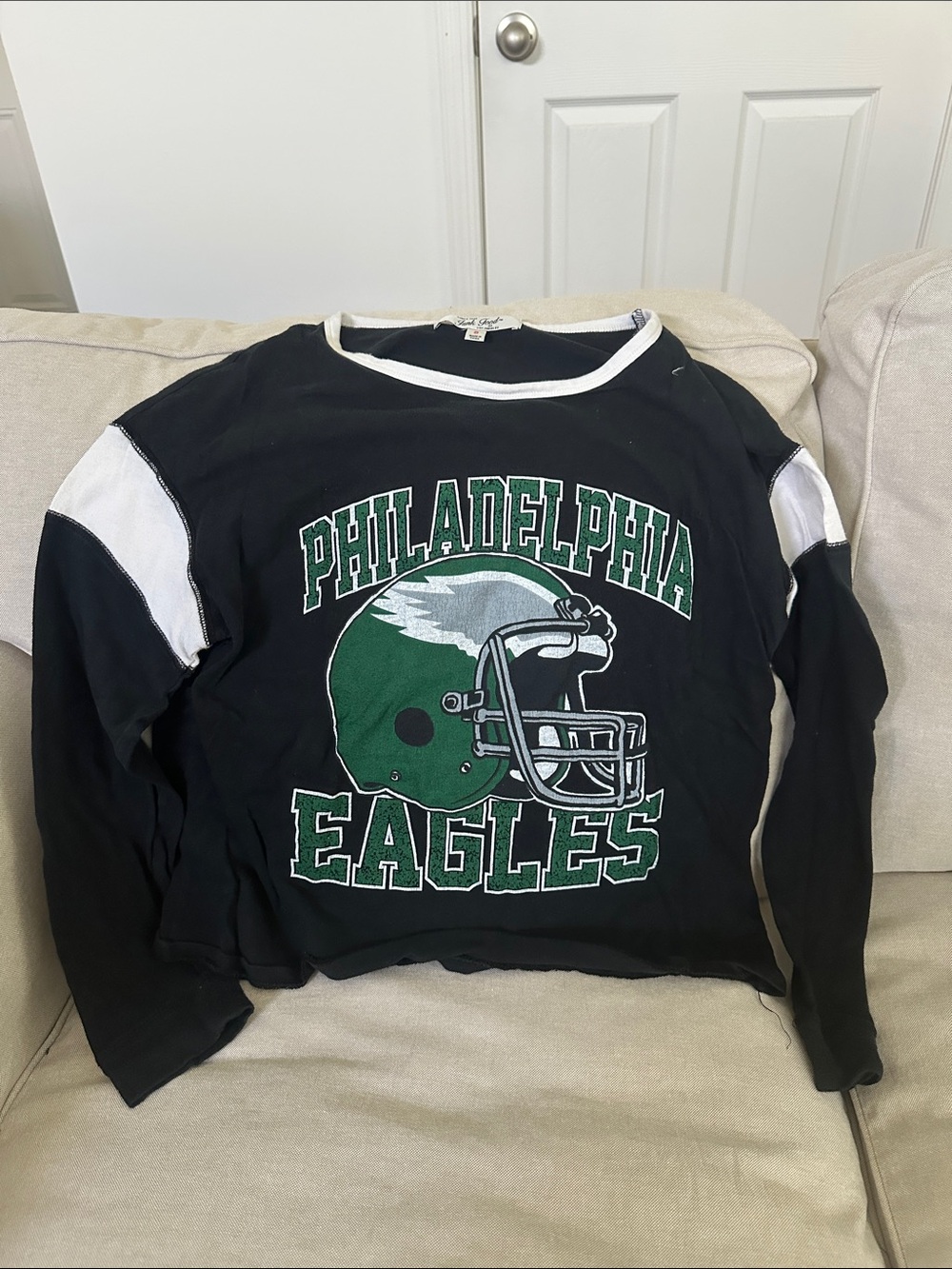 Black & Green Philadelphia Eagles Pullover shirt